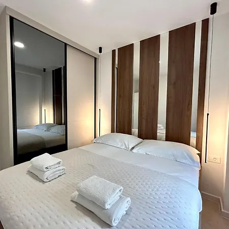 Ana With Private Parking Appartement *