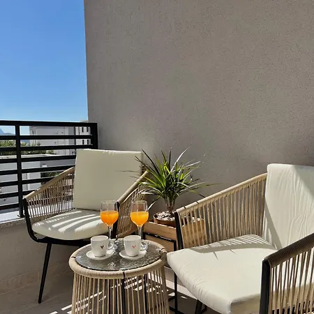 Apartment Ana With Private Parking Makarska