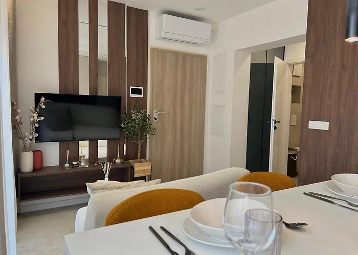 Ana With Private Parking Appartement